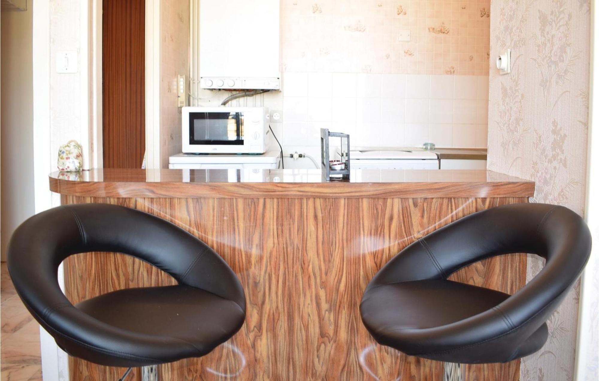 1 Bedroom Nice Apartment In Grandcamp Maisy מראה חיצוני תמונה
